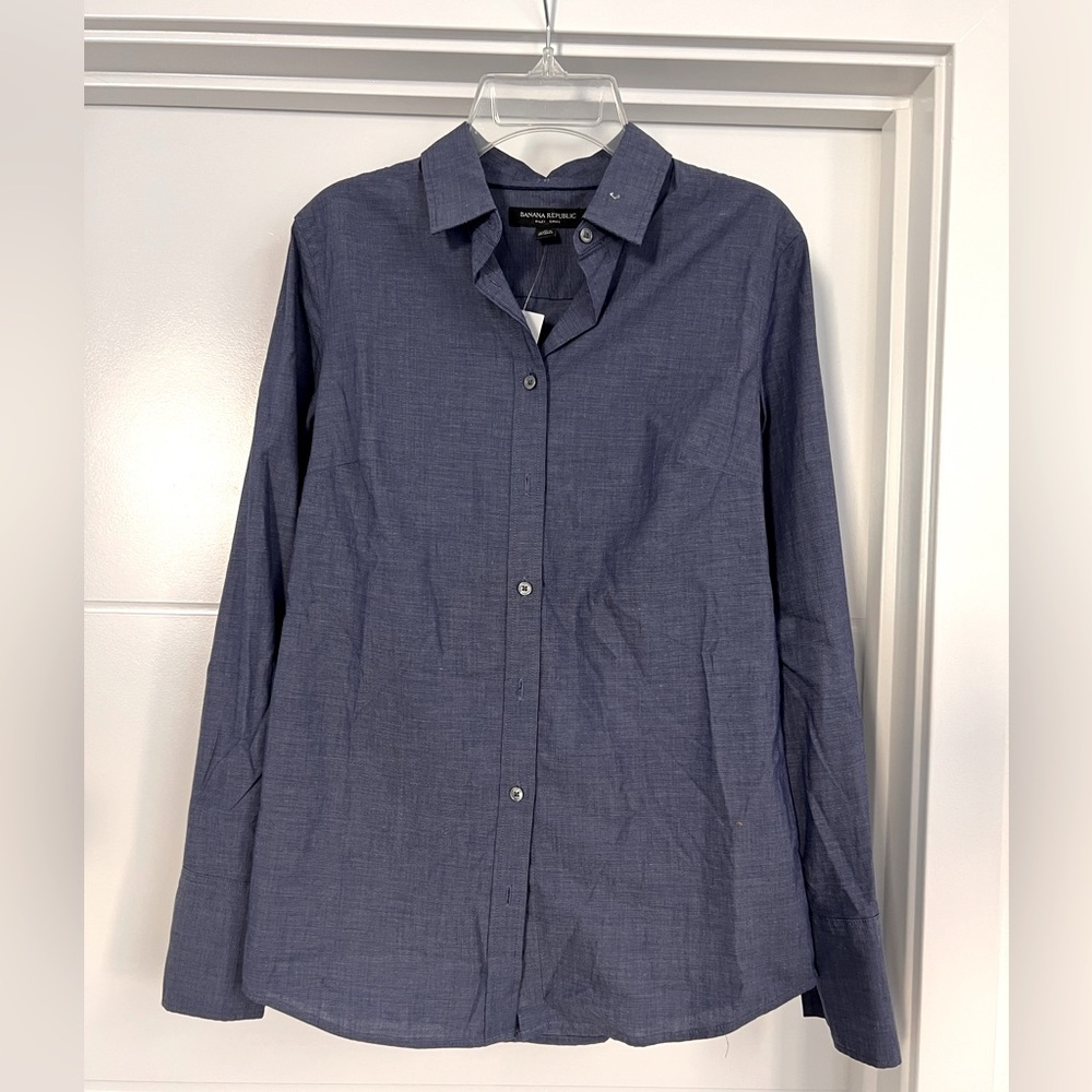 2 Banana Republic Fitted Dress Shirts. 1 NWT